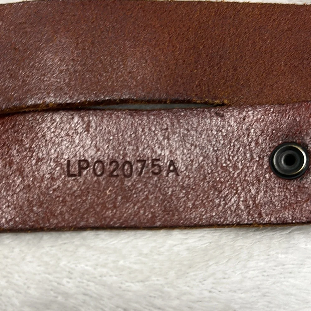 Línea Pelle wide leather embossed front hook metal belt, 42